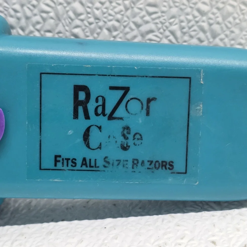 Vintage 1993 Caboodles Plastic Purple & Blue Teal Green Razor Case Holder